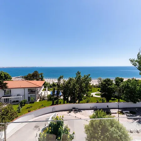 Penthouse Deosebit Frontal La Mare, Pe Faleza Din - Situat La Etajul 4 In Locatia Amaris Apartamento