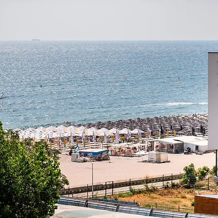 Penthouse Deosebit Frontal La Mare, Pe Faleza Din - Situat La Etajul 4 In Locatia Amaris Apartamento Eforie Nord