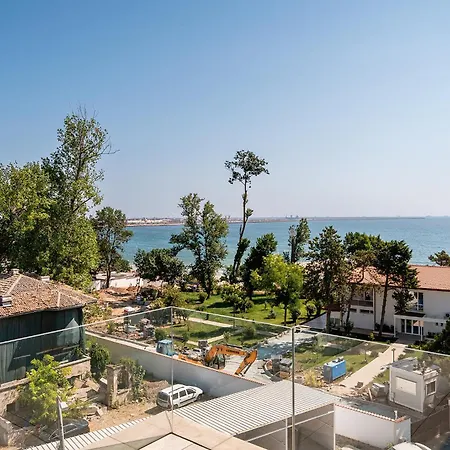 Penthouse Deosebit Frontal La Mare, Pe Faleza Din - Situat La Etajul 4 In Locatia Amaris 4* Eforie Nord