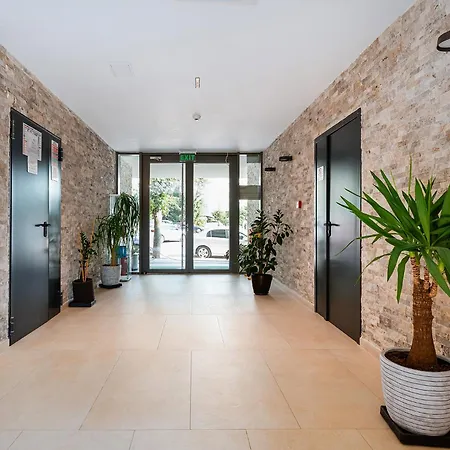 Penthouse Deosebit Frontal La Mare, Pe Faleza Din - Situat La Etajul 4 In Locatia Amaris 4*