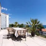 شقة Penthouse Deosebit Frontal La Mare, Pe Faleza Din - Situat La Etajul 4 In Locatia Amaris