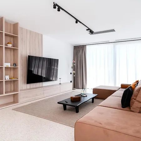 Penthouse Deosebit Frontal La Mare, Pe Faleza Din - Situat La Etajul 4 In Locatia Amaris Eforie Nord