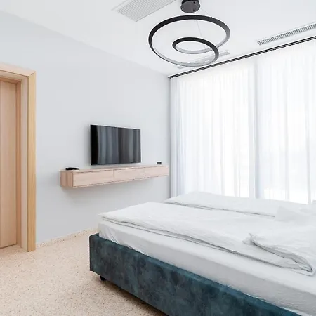 Penthouse Deosebit Frontal La Mare, Pe Faleza Din - Situat La Etajul 4 In Locatia Amaris 公寓 4*