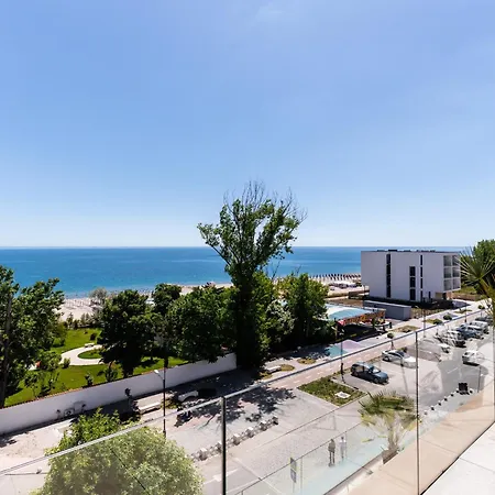 Penthouse Deosebit Frontal La Mare, Pe Faleza Din - Situat La Etajul 4 In Locatia Amaris 公寓