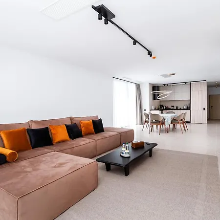 Penthouse Deosebit Frontal La Mare, Pe Faleza Din - Situat La Etajul 4 In Locatia Amaris 艾福雷诺德