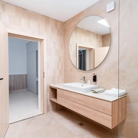 Penthouse Deosebit Frontal La Mare, Pe Faleza Din - Situat La Etajul 4 In Locatia Amaris Eforie Nord