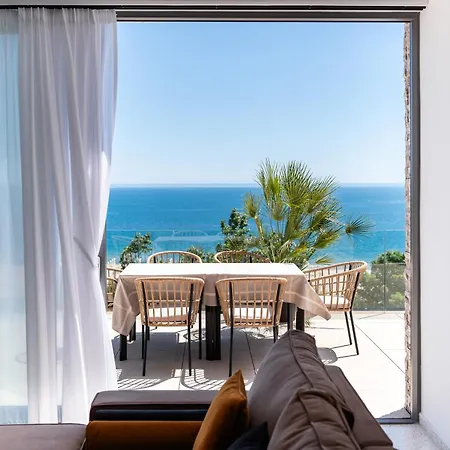 Penthouse Deosebit Frontal La Mare, Pe Faleza Din - Situat La Etajul 4 In Locatia Amaris Eforie Nord